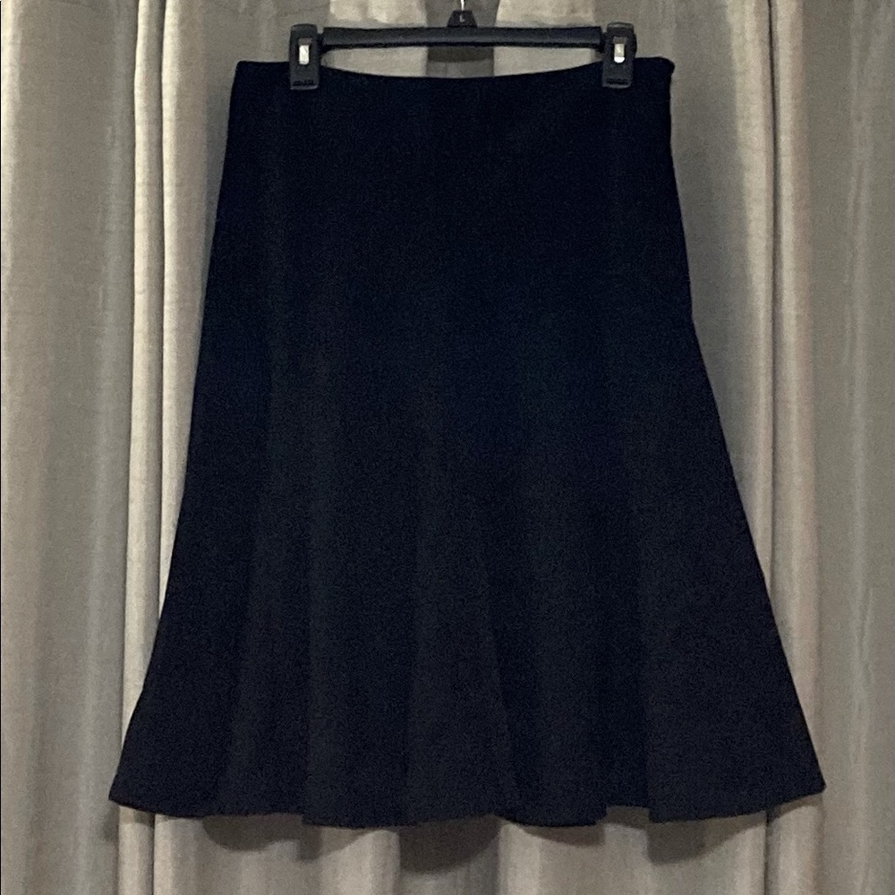 Lined black skirt. Size 10.